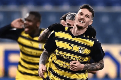 意甲焦点战：国际米兰客场破局 帕尔马主场难挡蓝黑锋芒