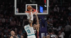 三球30+10+绝杀布里奇斯28+9 附加赛黄蜂加时胜热火