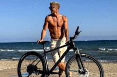 拉什福德的莅临还无法令巴萨确立梦四王朝，毕竟莱万还是首要问题