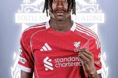 利物浦重磅：彻底翻新右翼，德甲过人王+荷兰铁卫，要价1.25亿欧