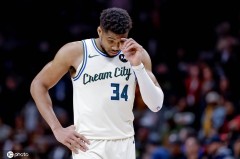 曝勇士全力追求字母哥 愿提供巴特勒库明加+选秀权