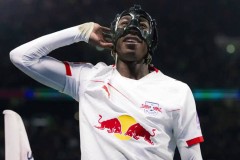 曼联冬窗两潜在引援位置确定！一人标价1亿，阿莫林恐只有最已阵