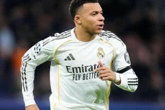 刷新C罗纪录！欧冠传奇改写，姆巴佩7战轰入12球，登顶历史首位