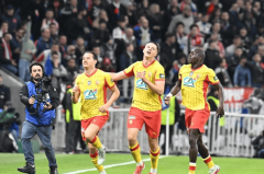 6-7！1-3！疯狂一夜，里昂惨遭淘汰，热刺5连败，澳大利亚女足狂胜