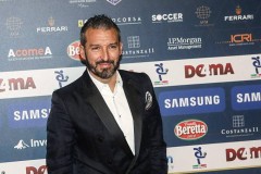 意甲关键战即将打响，魔笛领衔拉比奥特对阵老东家：米兰对尤文胜负难分