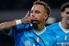 慌了！孔蒂任职资格彻底动摇，成绩崩盘+内战失势，球员抵触、高层动摇，帅位难保悬念拉满