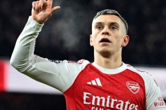 特罗萨德传射，阿森纳4-1终结维拉11连胜，曼城大失所望无缘登顶