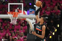 文班季后赛首秀太过完美 连超邓肯罗宾逊传承队史