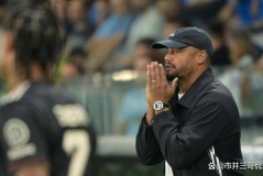 10连胜！孔帕尼的拜仁让德甲颤抖，瓜迪奥拉当年一句话真说对了？