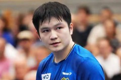 樊振东德甲首赢！队长陪练到流汗，每分都拼得稳当