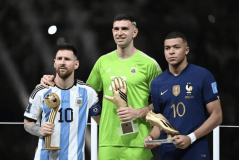 姆巴佩受伤内幕曝光，反向梅西举动很掉价，揭梅西有多强