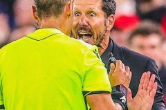 输不起？马竞遭绝杀后西蒙尼染红他朝球迷看台竖中指