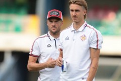 赛前三罐红牛38岁瓦尔迪上演意甲首秀，队友模仿其赛前喝红牛