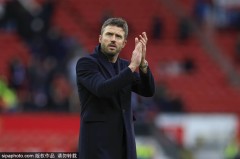 观战台：曼联死磕热刺+曼城火拼利物浦 皇马巴萨战弱旅