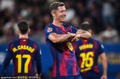 37岁依然神勇！莱万多夫斯基替补登场，效率惊人