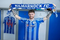 曼联官宣冬窗出售第二人！滕哈格爱将再次出租，其首签或压哨离队