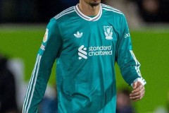 联赛四连败！利物浦2-3输给小蜜蜂，斯洛特已来到下课边缘