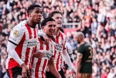 4月就夺冠？埃因霍温创神纪录！阿贾克斯被甩23分成背景板