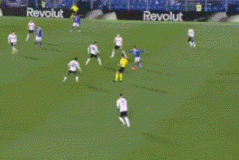 2-0,21岁皇马旧将妙传，38岁法布雷加斯率队12场不败，逼近意甲榜首