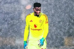 曼联敲定夏窗离队第1人！身价500万欧，拉爵爷低价兜售奥纳纳