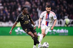 19岁皇马租将闪耀赛场，里昂2-0战胜洛里昂，法甲最新积分榜揭晓