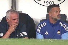 穆帅率队5-2逆转晋级欧冠附加赛决胜轮