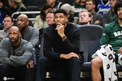 曝字母哥去年曾与雄鹿表达过分手 管理层选择继续冲冠