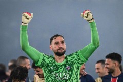 进退两难！26岁欧洲冠军门神面临无球可踢，错误时机造就尴尬局面