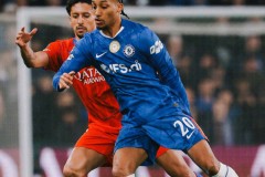 欧冠切尔西0比3巴黎出局，过早失球和失误酿悲剧，主帅换人无厘头