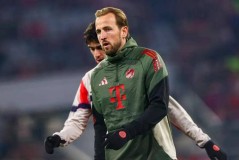 凯恩双响加持18岁新星传射，拜仁总比分10-2完胜意甲劲旅挺进欧冠8强