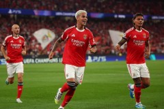 欧冠：2-3大冷门，5万人见证2球领先遭遇逆转，38年队史首胜诞生