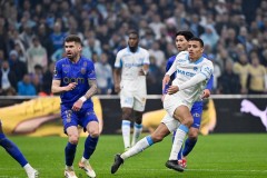 法甲最新积分榜更新：朗斯逆转登顶，冠军争夺激烈异常