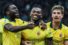 意甲榜首之争激烈，AC米兰逆转佛罗伦萨登顶