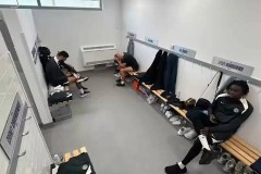 太阳报：切尔西让炸弹小队用单独厕所&更衣室，和一线队分开吃饭