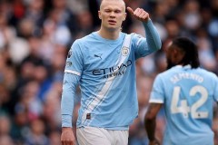 足坛一夜动态：利物浦绝杀，拜仁成就双冠王，曼城2-1再胜阿森纳